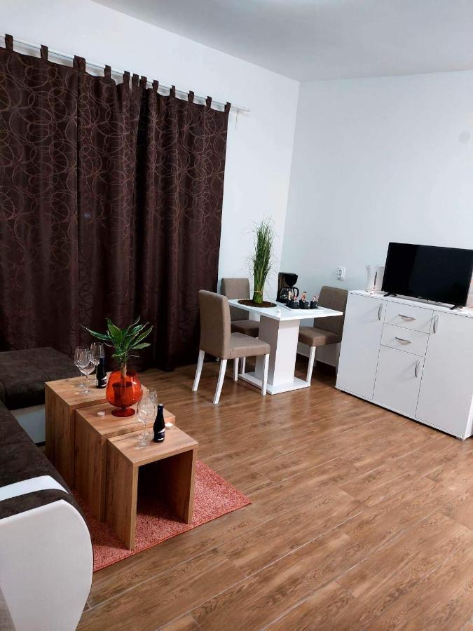 Filigran Aparthotel ปาลิช ภายนอก รูปภาพ