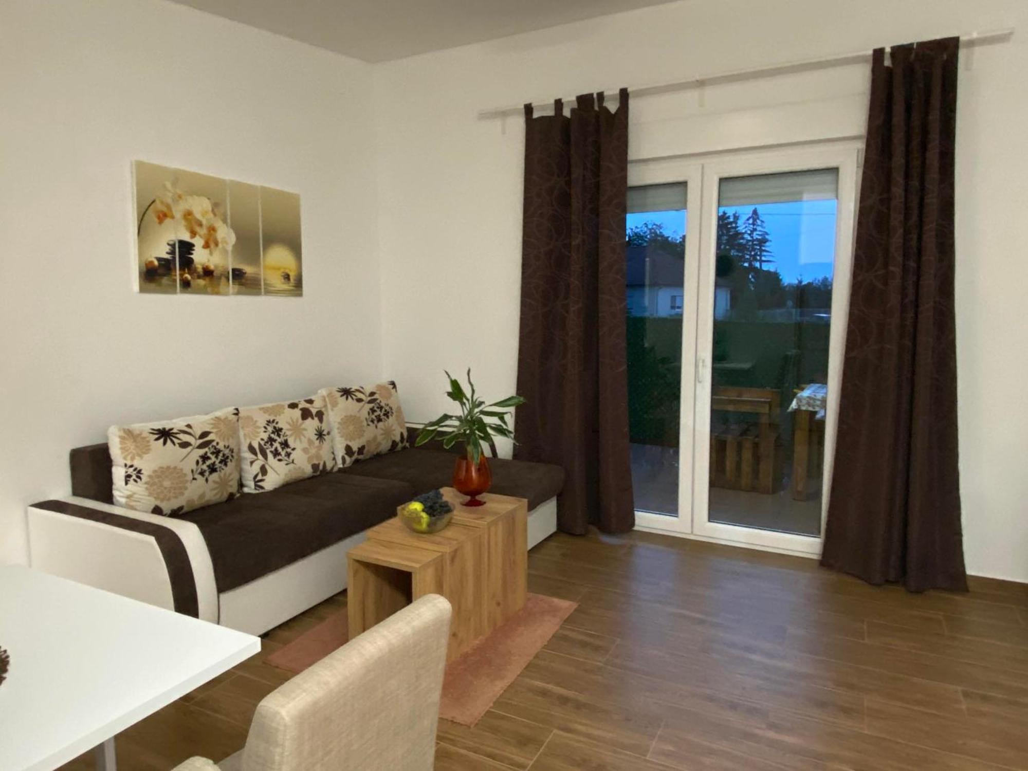 Filigran Aparthotel ปาลิช ภายนอก รูปภาพ